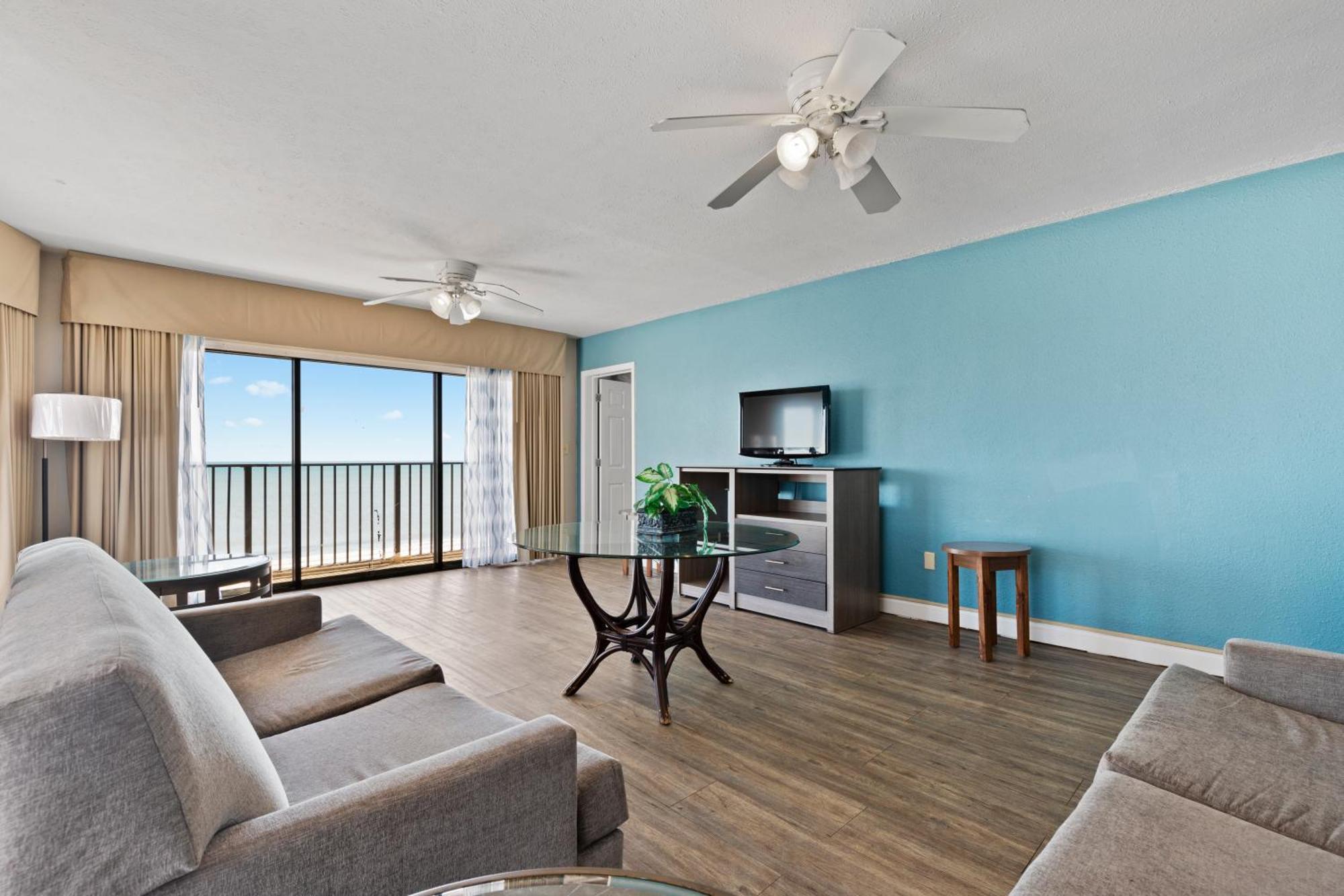 Ocean Crest Inn And Suites Myrtle Beach Room photo