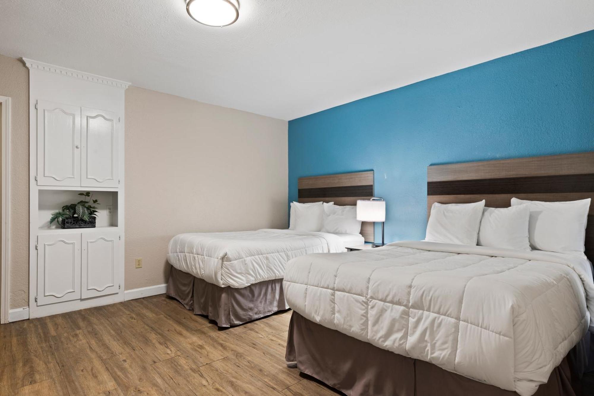 Ocean Crest Inn And Suites Myrtle Beach Room photo